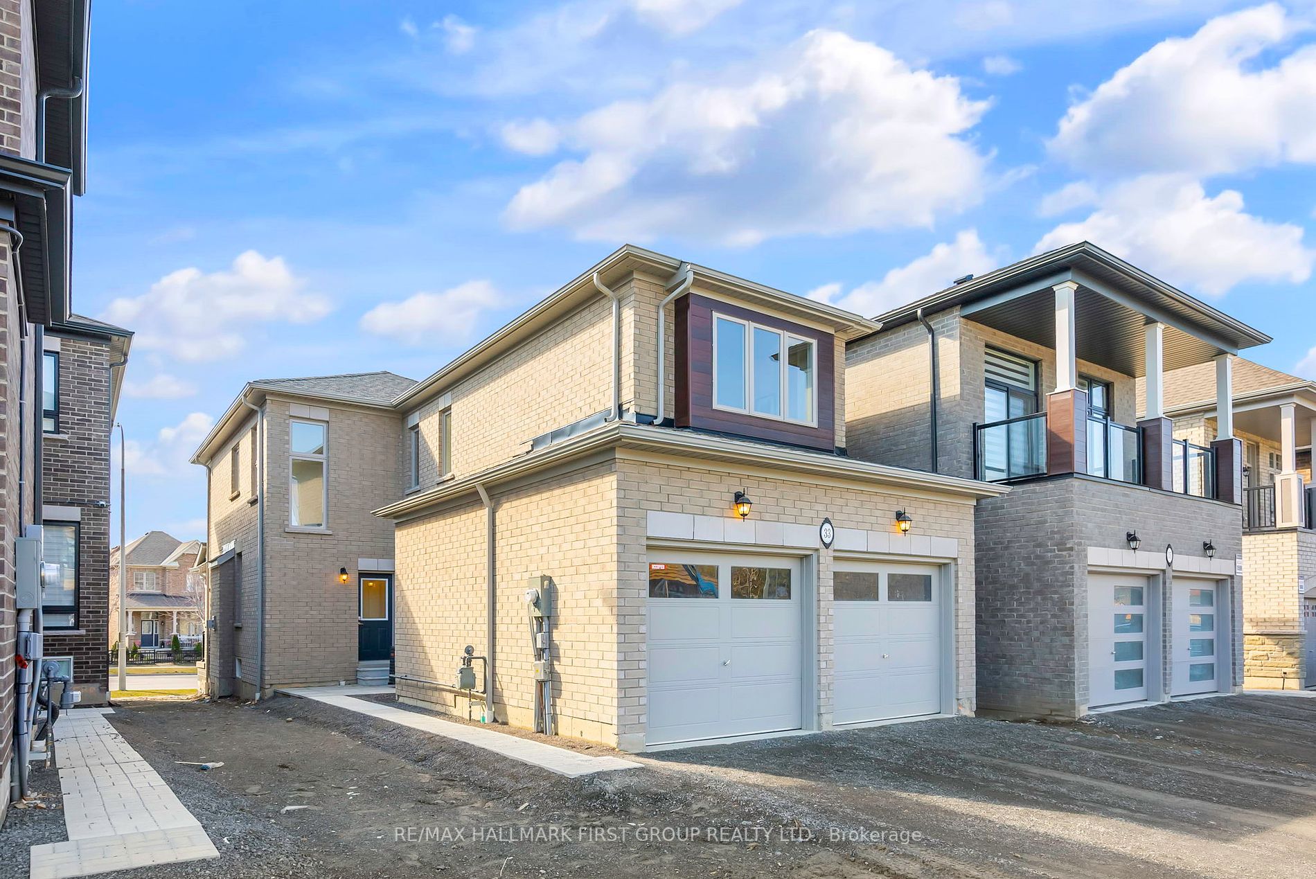 33 Mountainside Cres