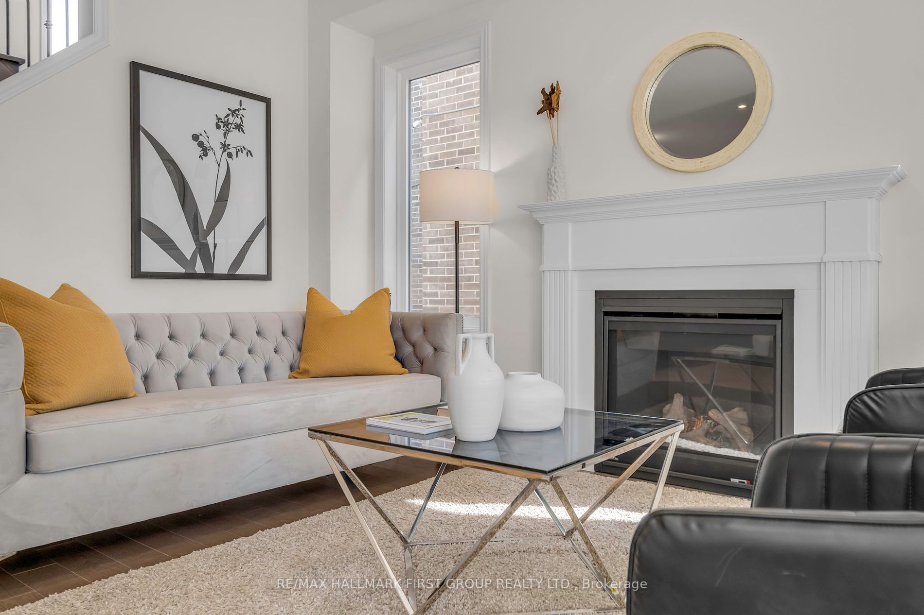 33 Mountainside Cres