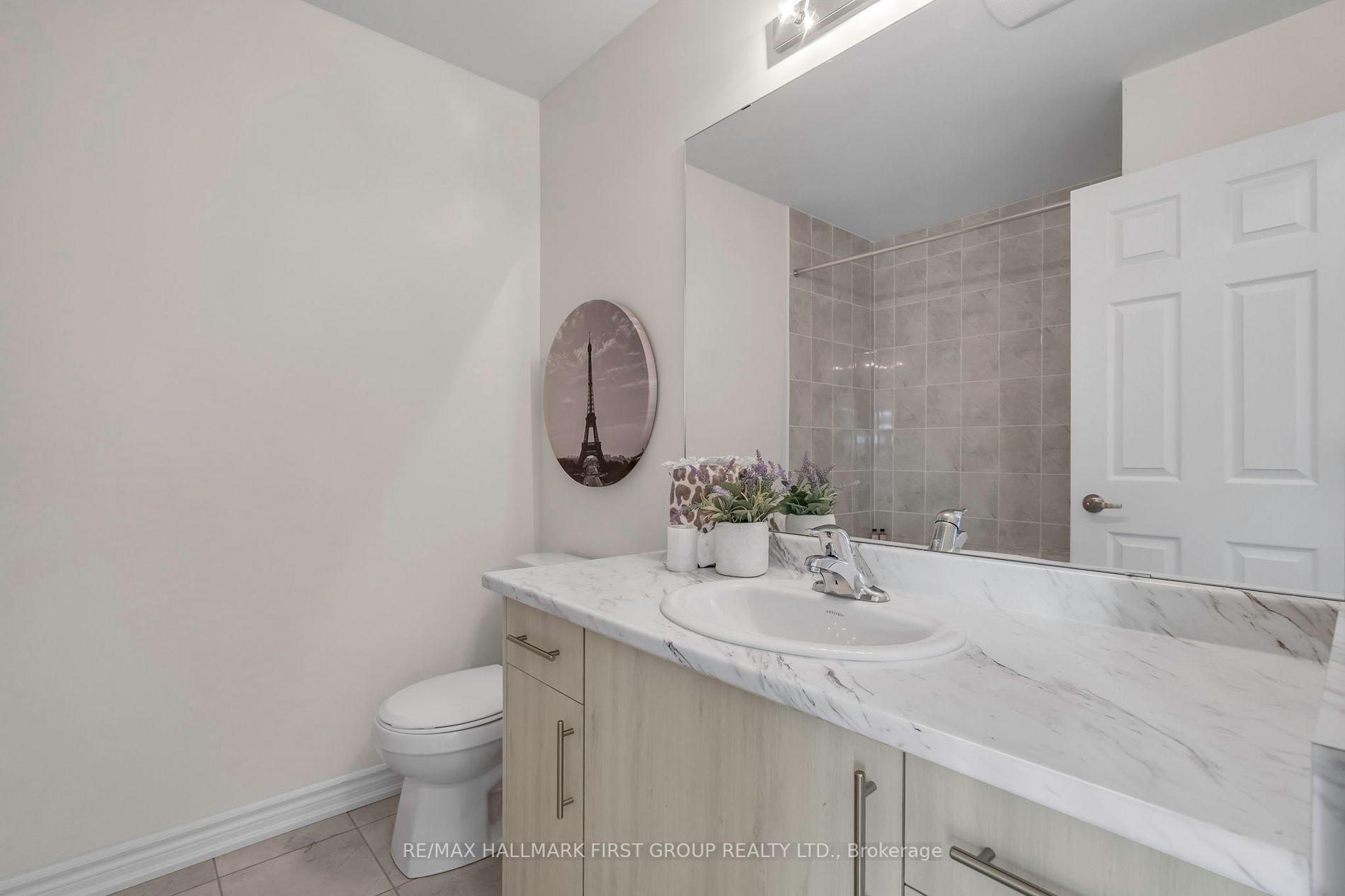 33 Mountainside Cres