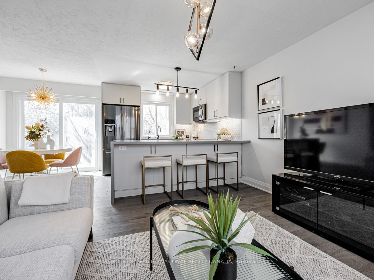 4075A Lawrence Avenue E