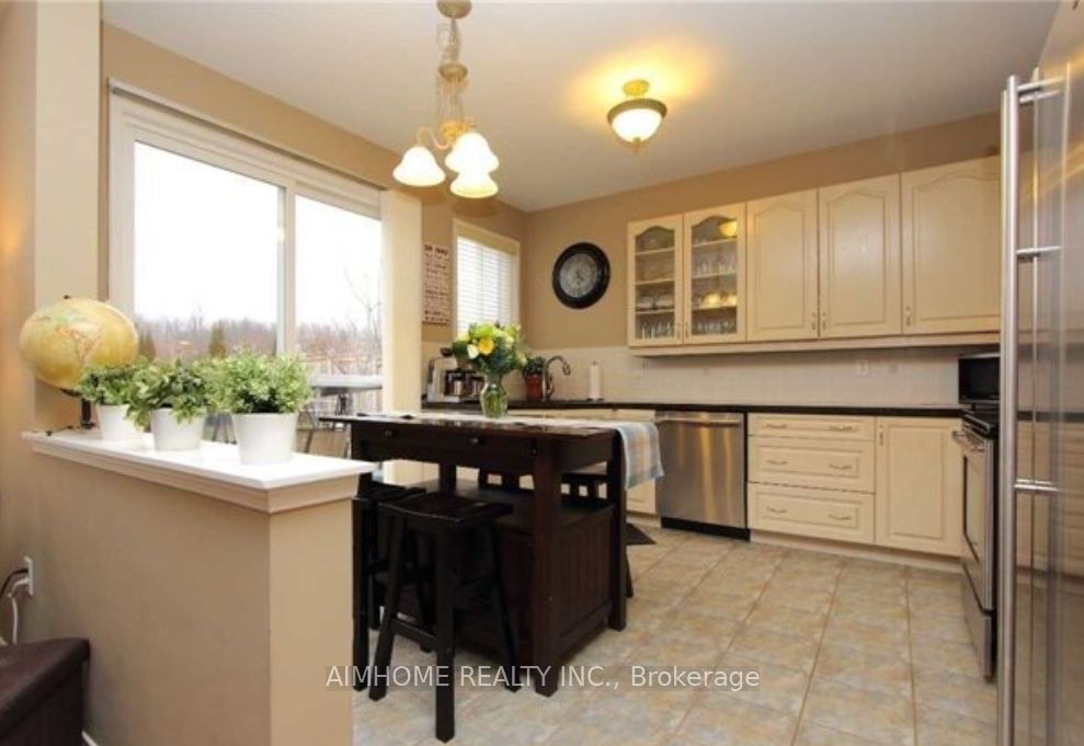 995 Beneford Rd