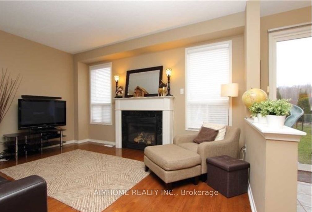 995 Beneford Rd