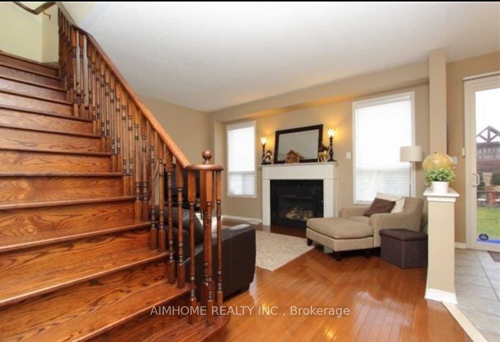 995 Beneford Rd