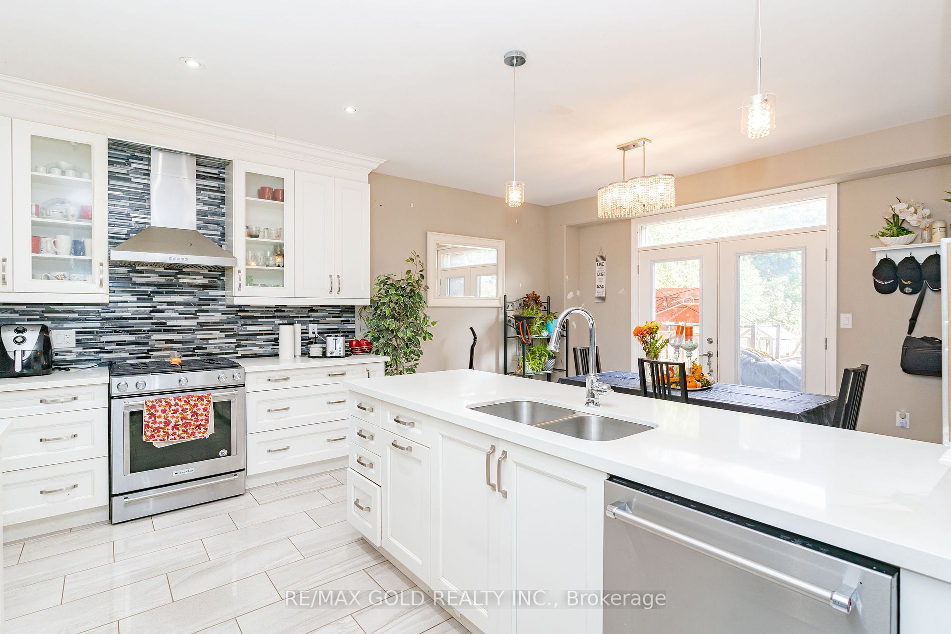 95 Townline Rd N