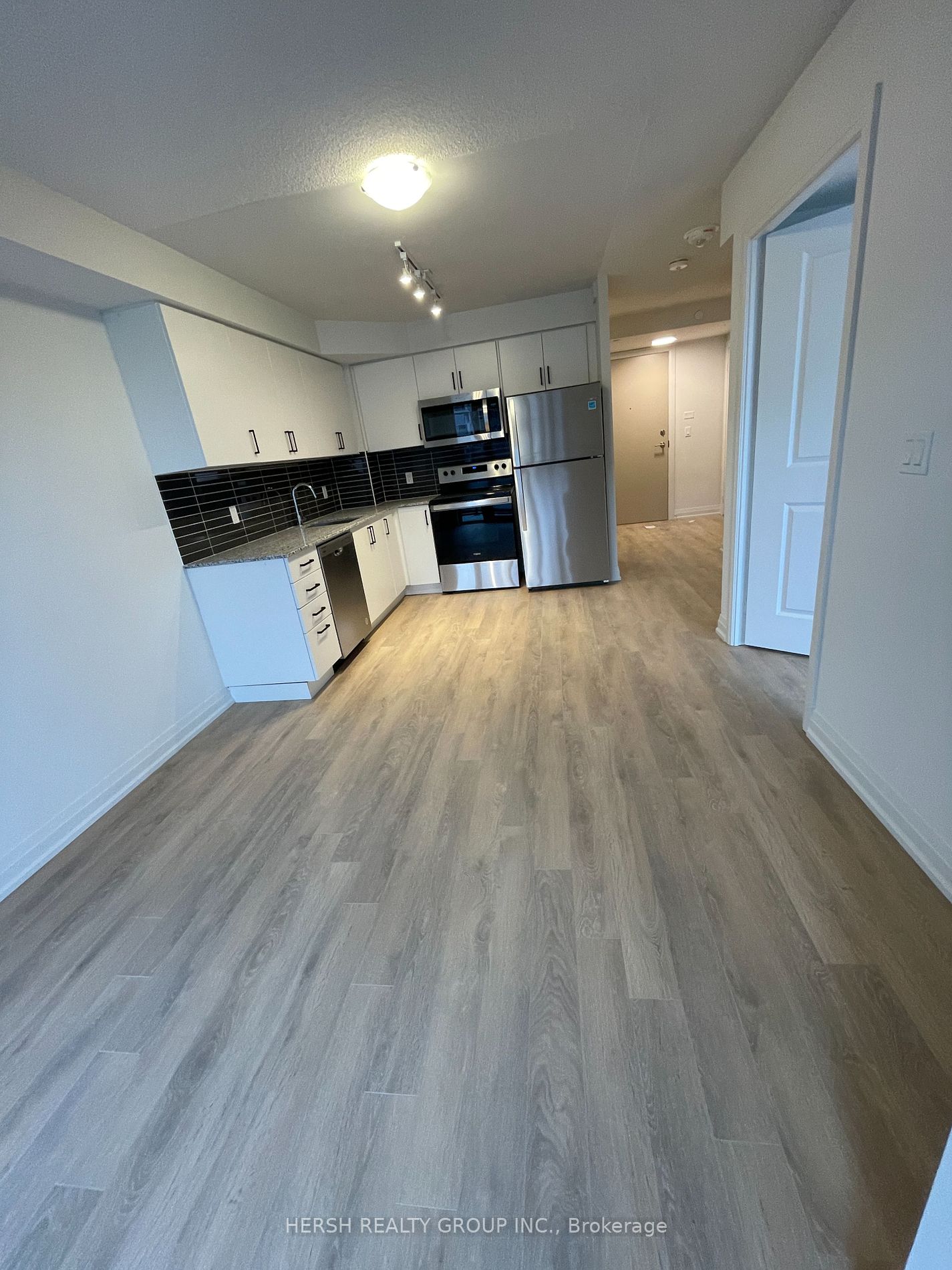 20 Meadowglen Place #1607