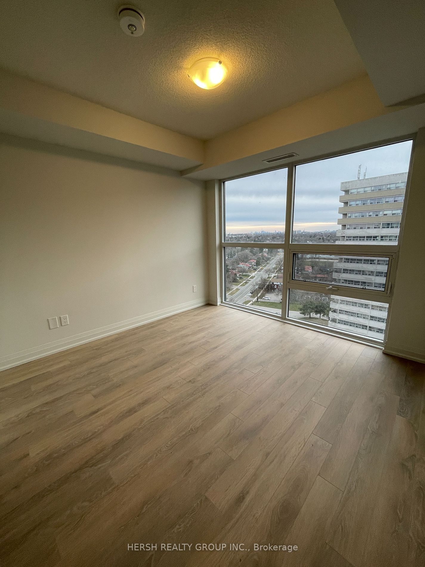 20 Meadowglen Place #1607