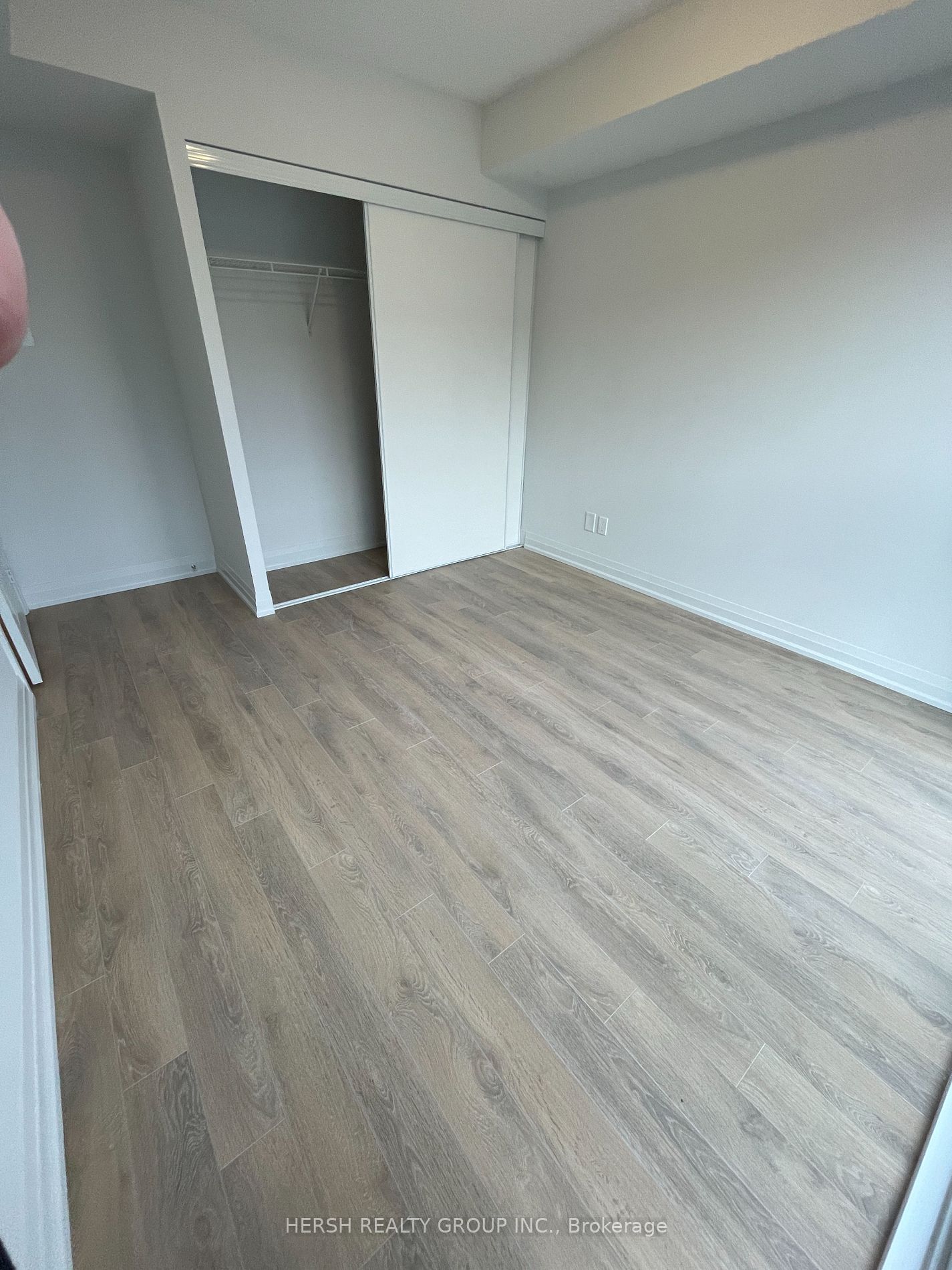 20 Meadowglen Place #1607