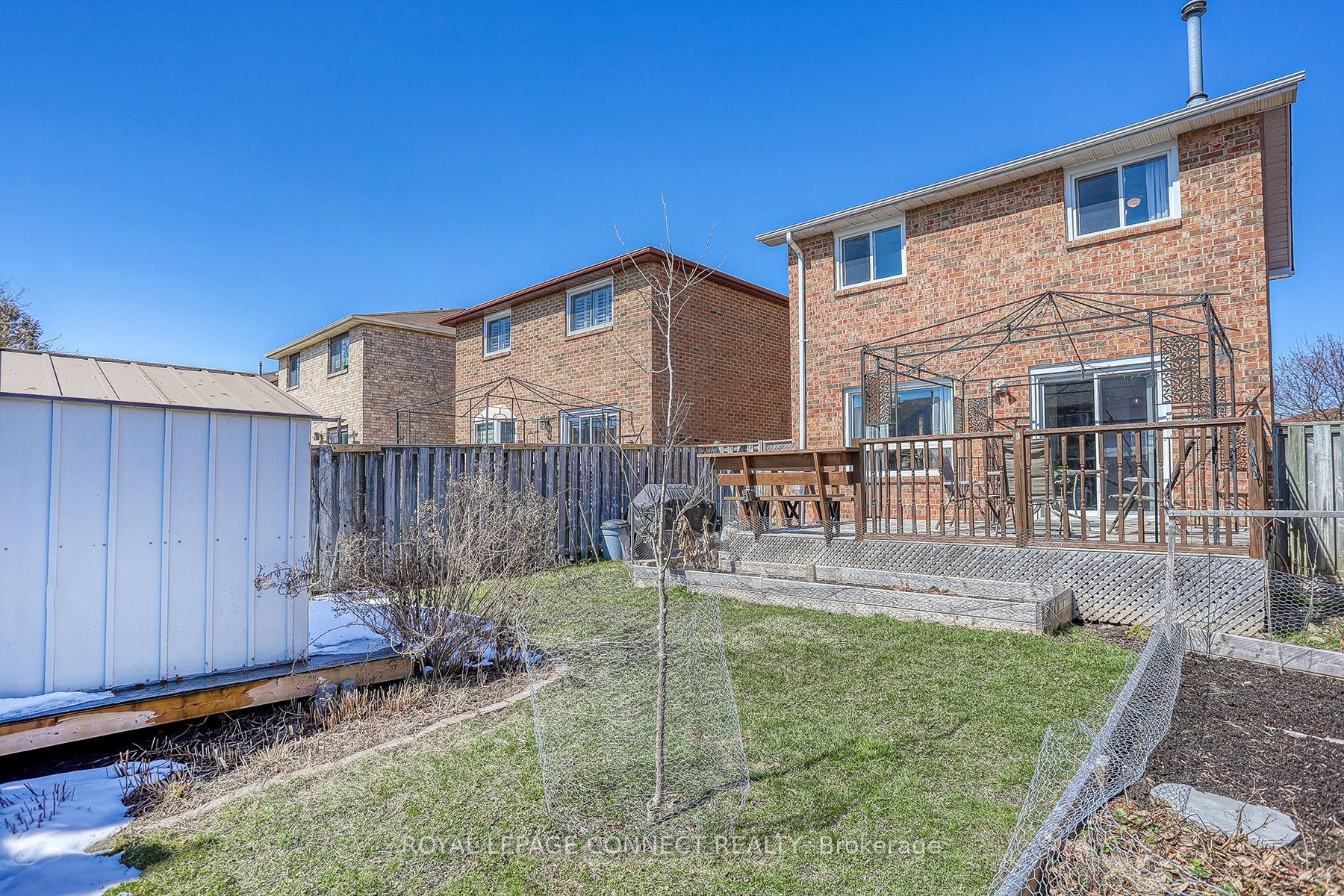 626 Sultana Sq