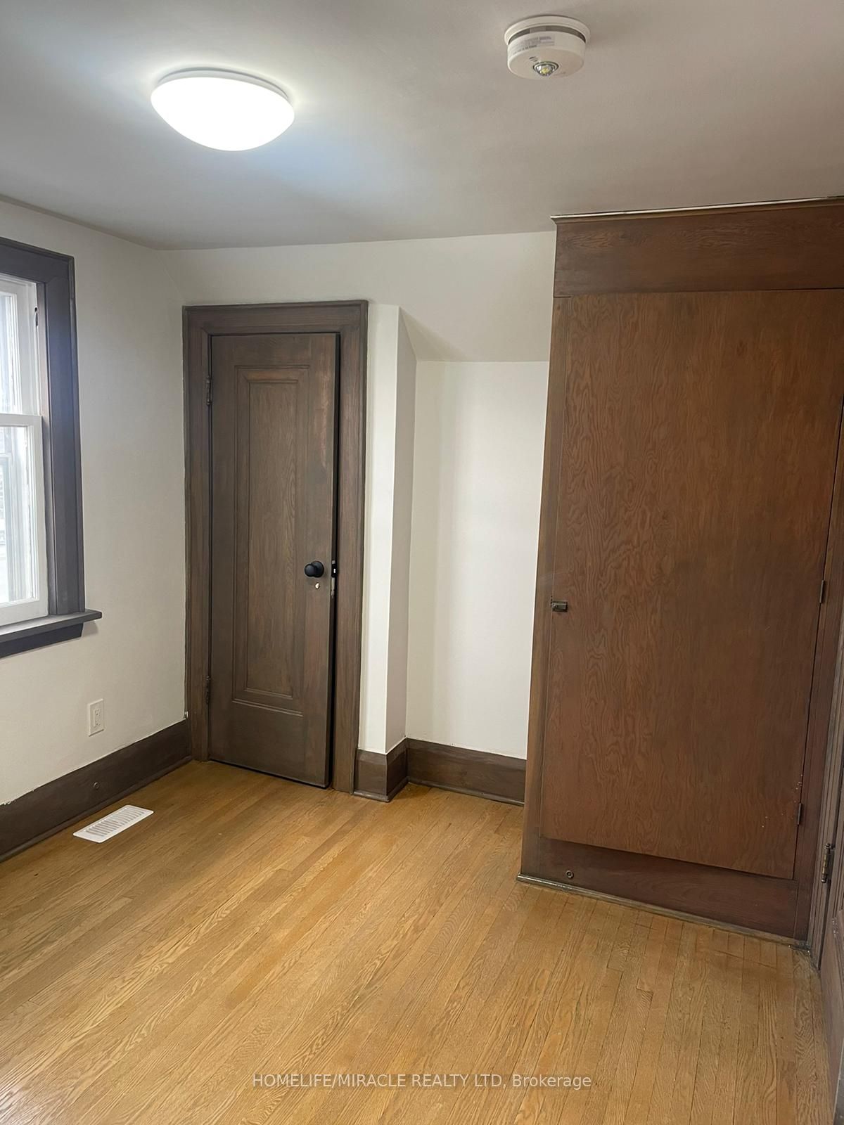 274 Ritson Road N