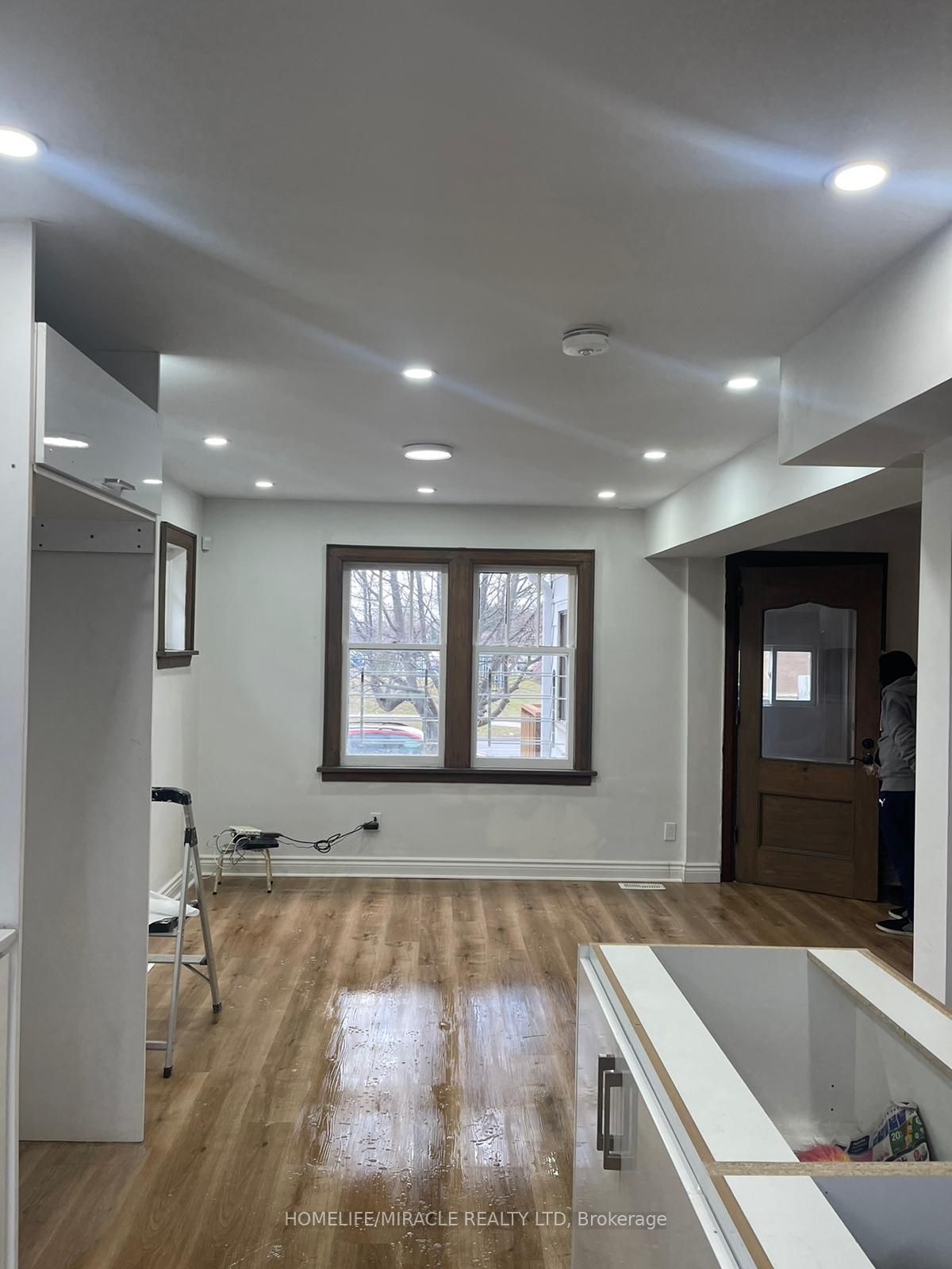 274 Ritson Road N