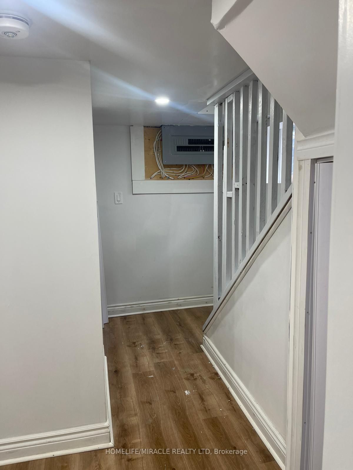 274 Ritson Road N