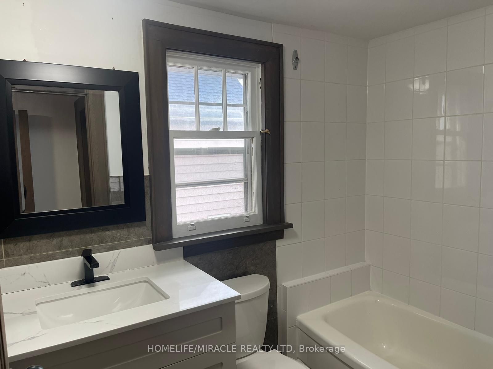 274 Ritson Road N