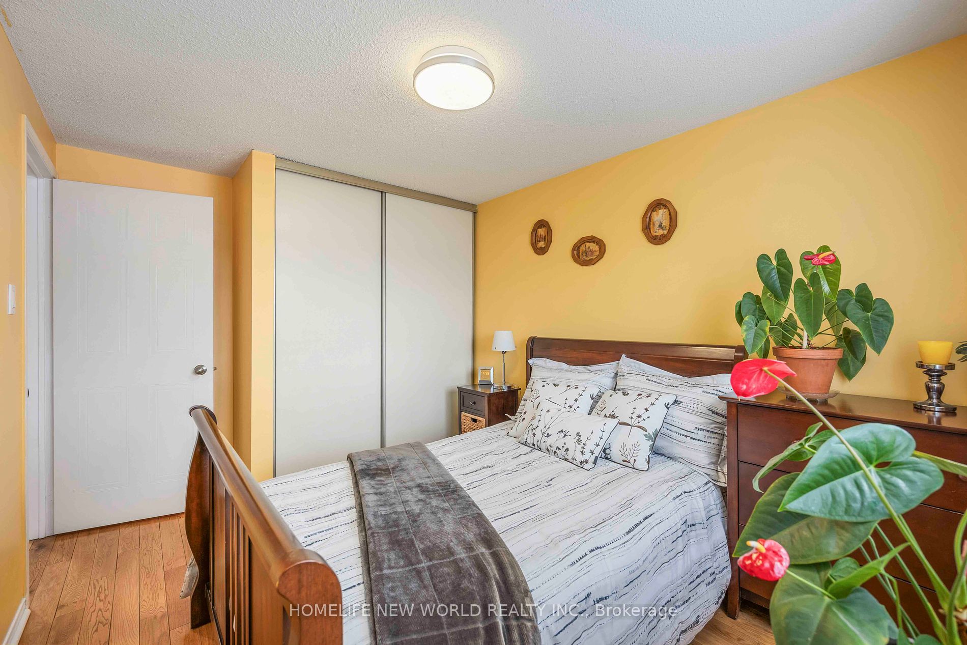 48 Mccullock Cres