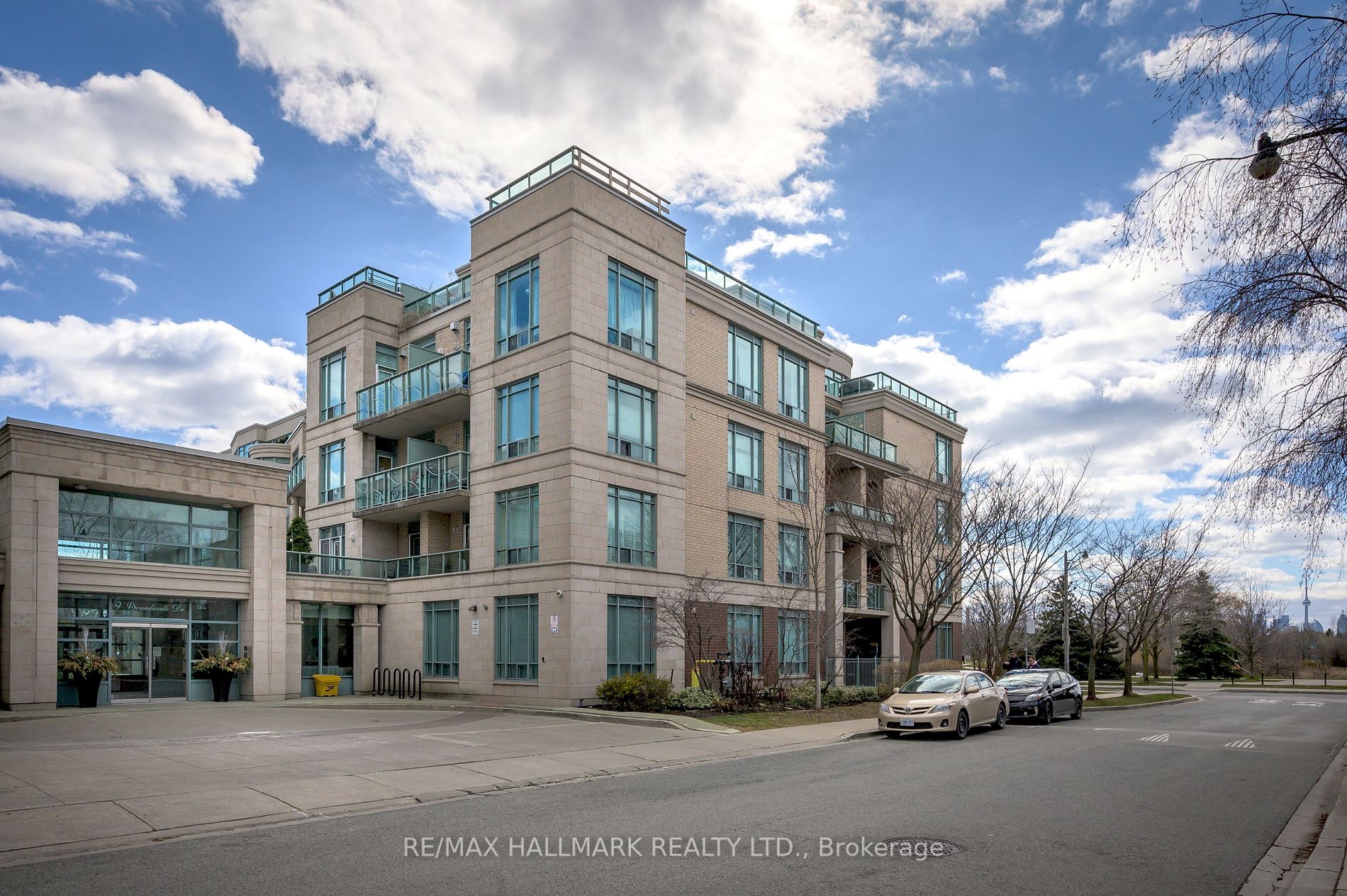 9 Boardwalk Drive #321