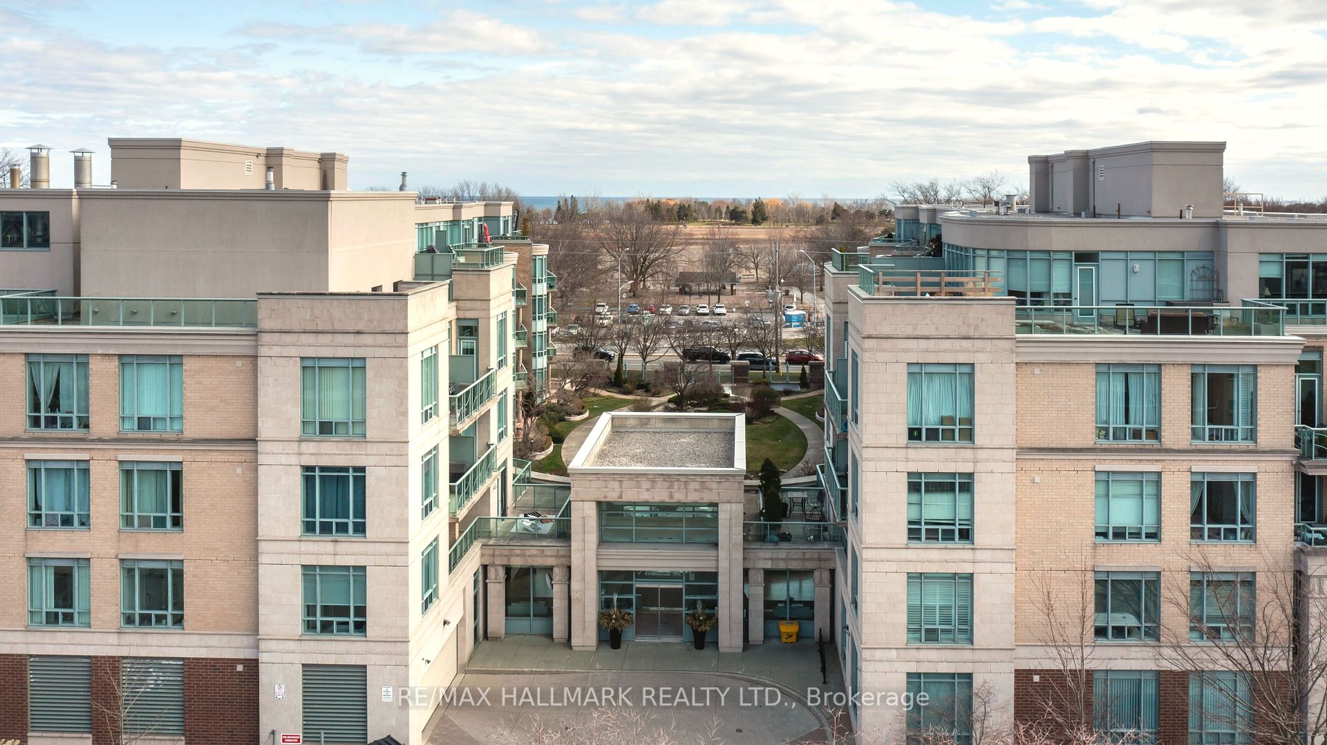 9 Boardwalk Drive #321