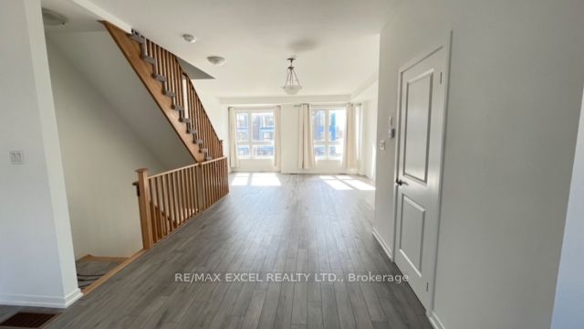 13 Bateson St