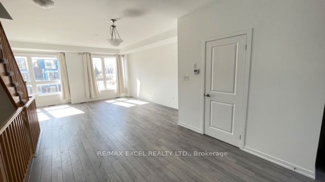 13 Bateson St