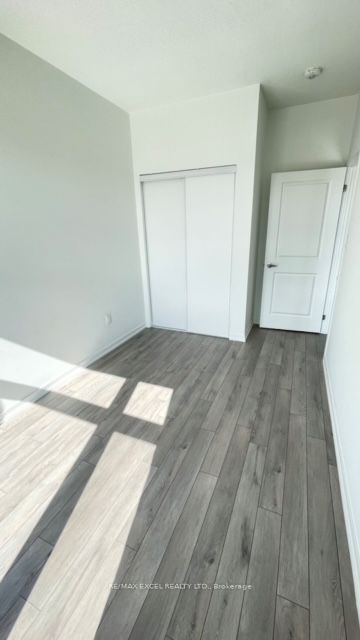 13 Bateson St