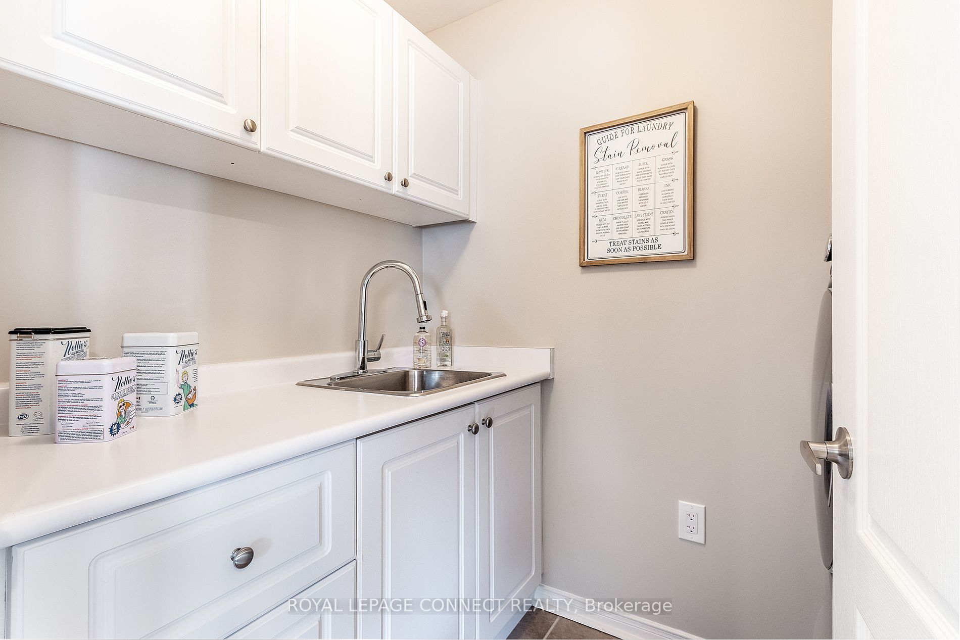 7 Hirshfield Lane, #H7