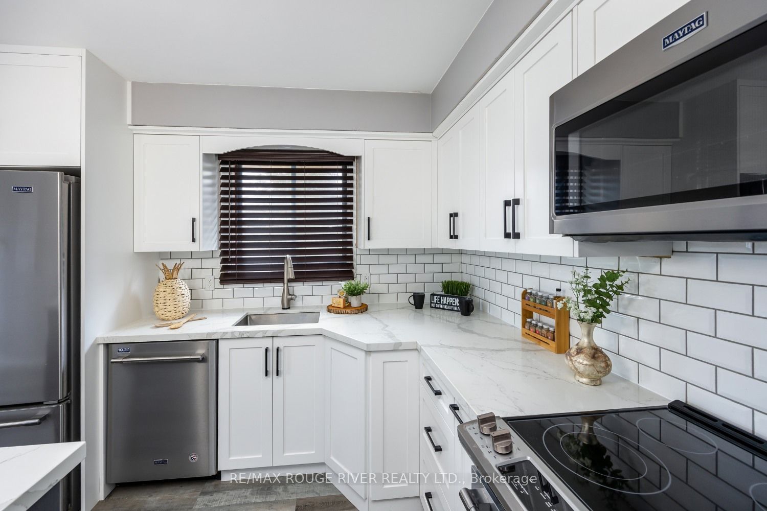 273 Labrador Dr