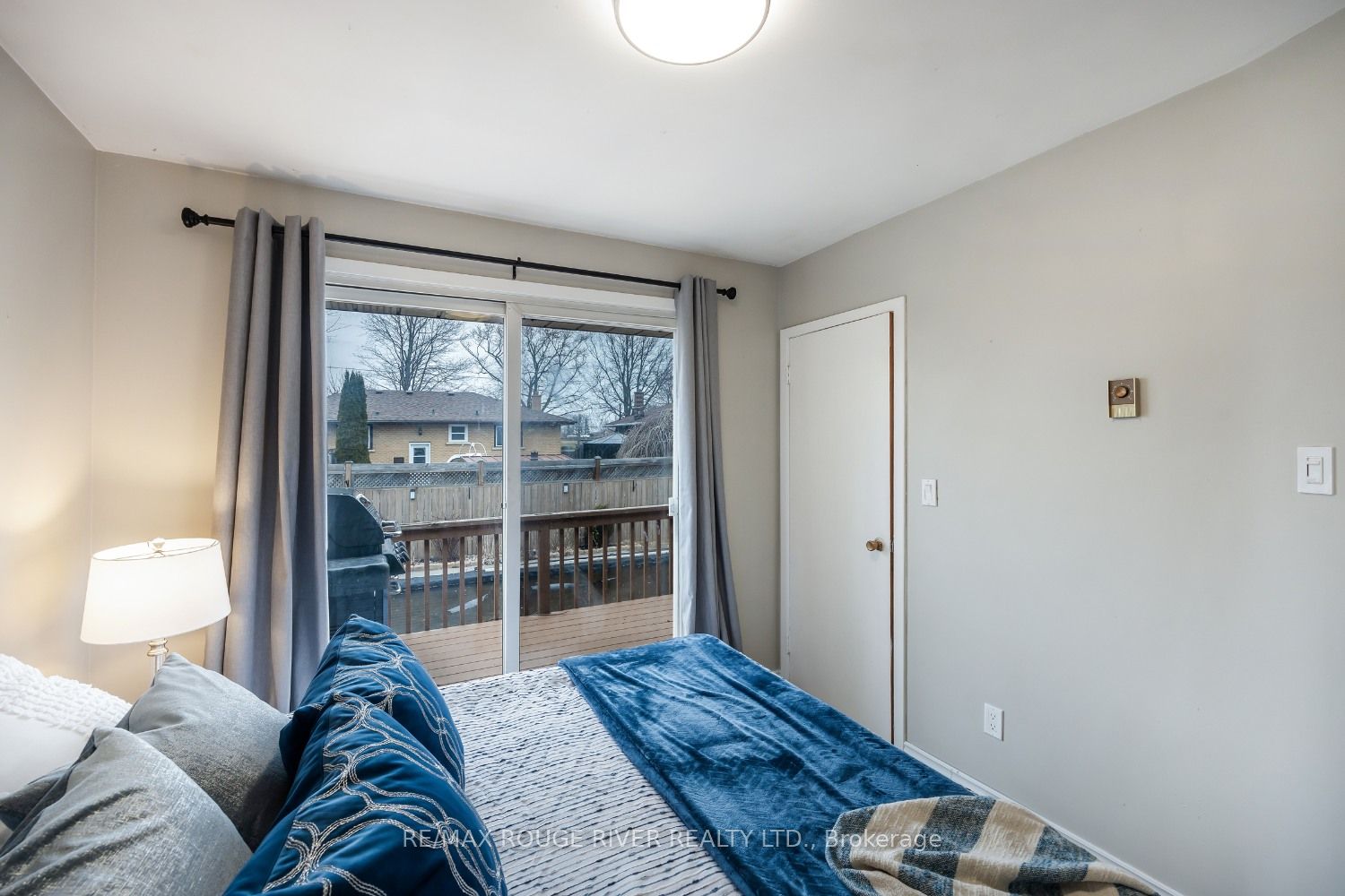 273 Labrador Dr