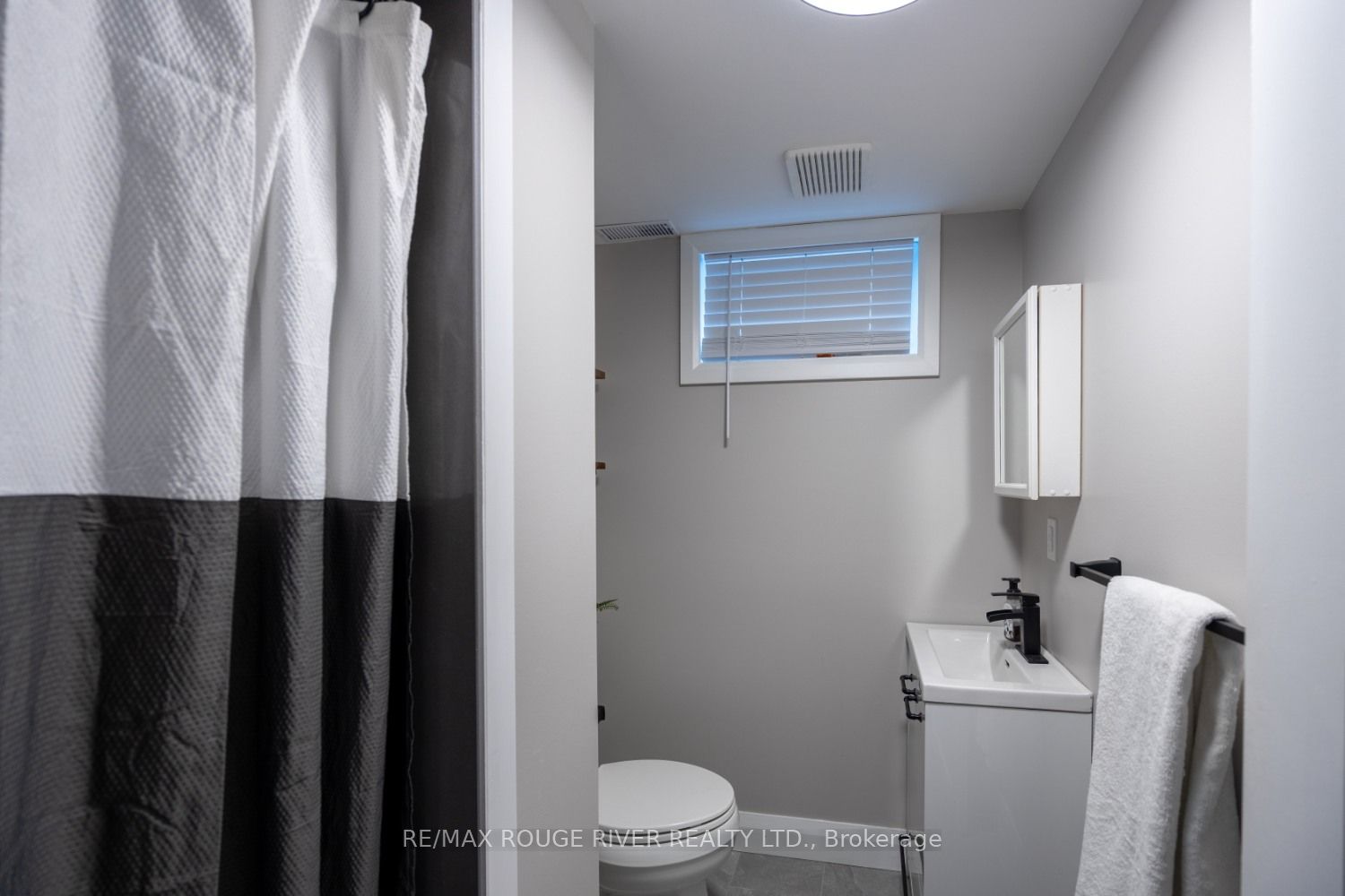 273 Labrador Dr