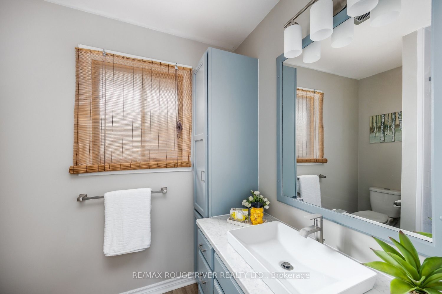 273 Labrador Dr