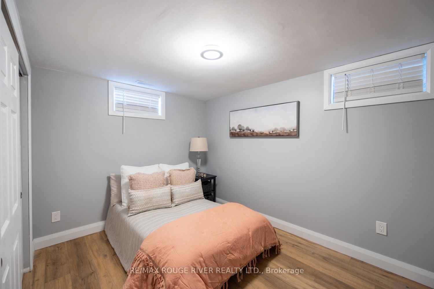 273 Labrador Dr