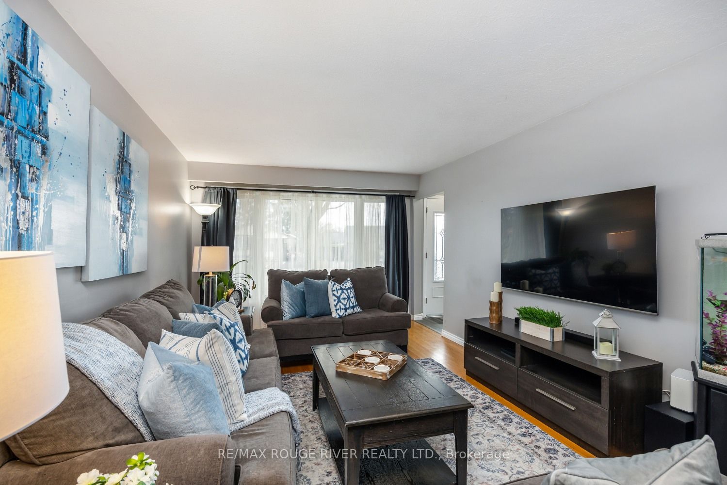 273 Labrador Dr