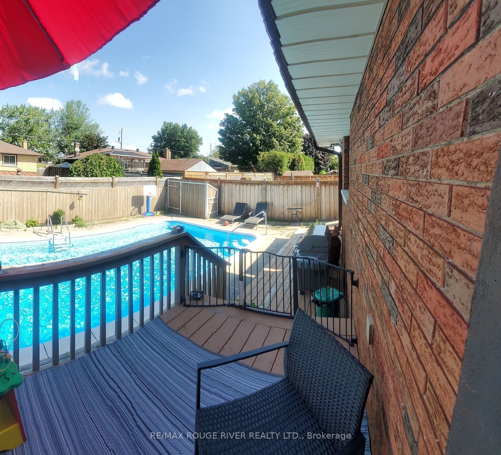 273 Labrador Dr
