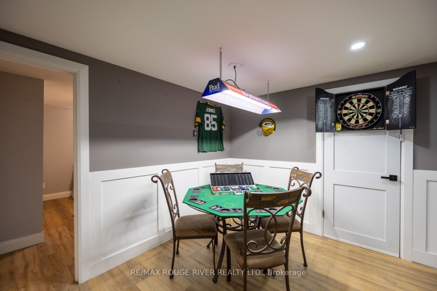 273 Labrador Dr