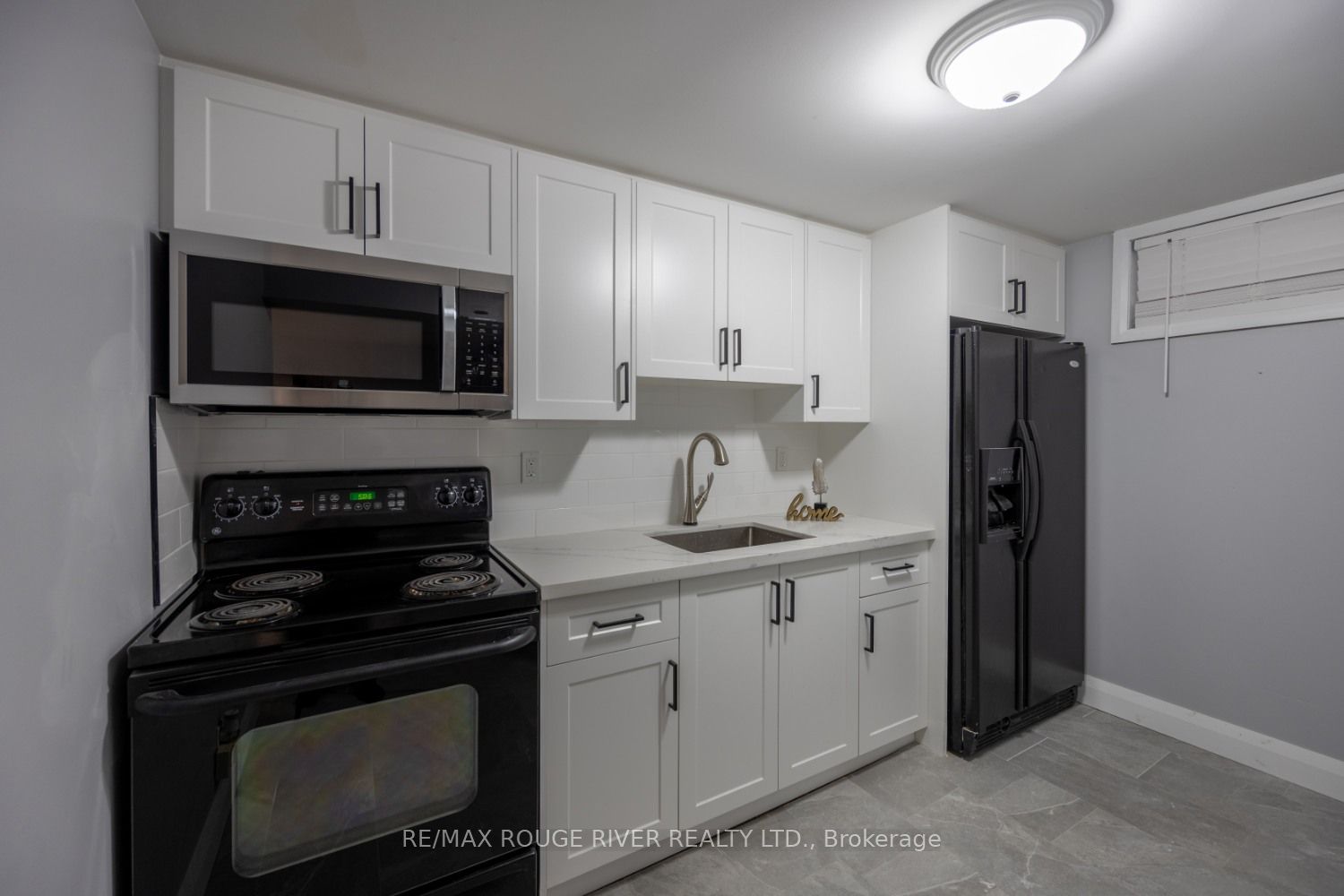 273 Labrador Dr