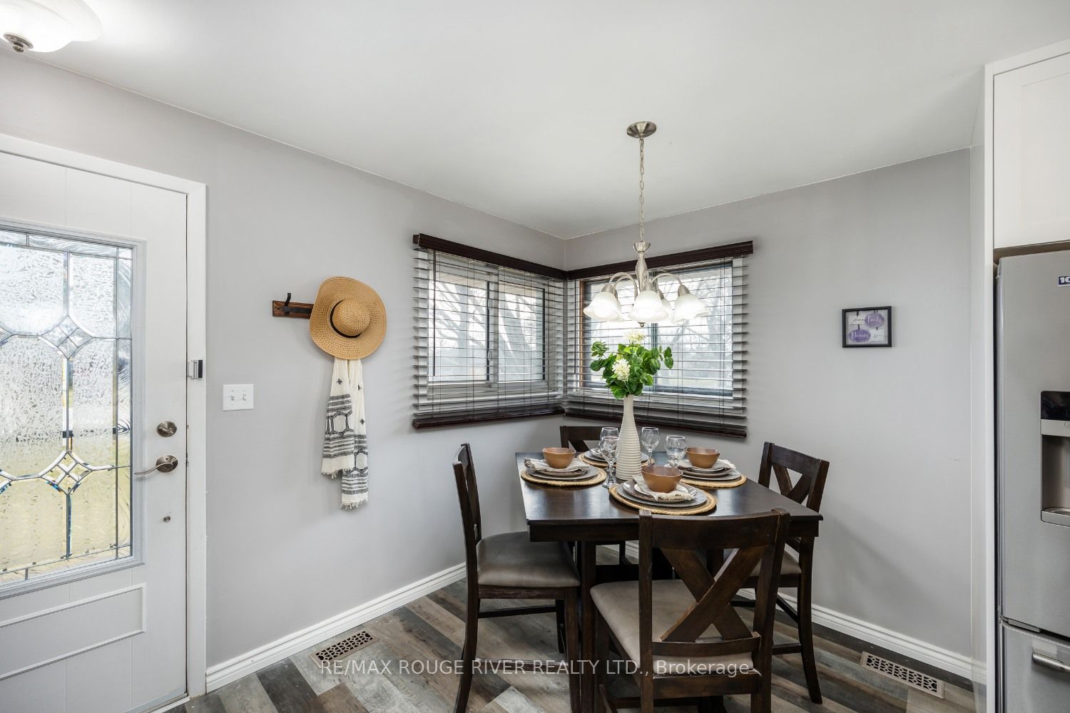 273 Labrador Dr