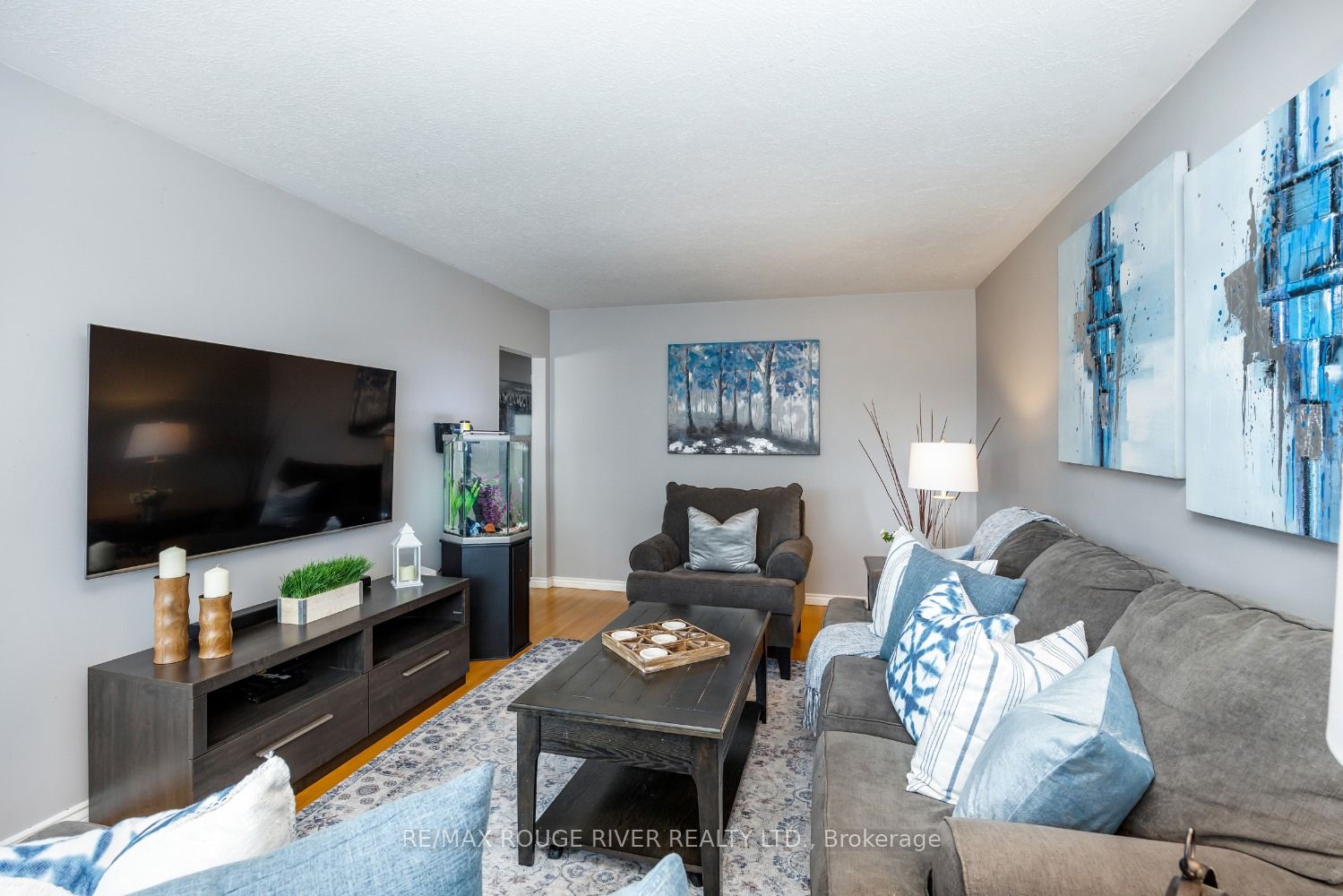 273 Labrador Dr