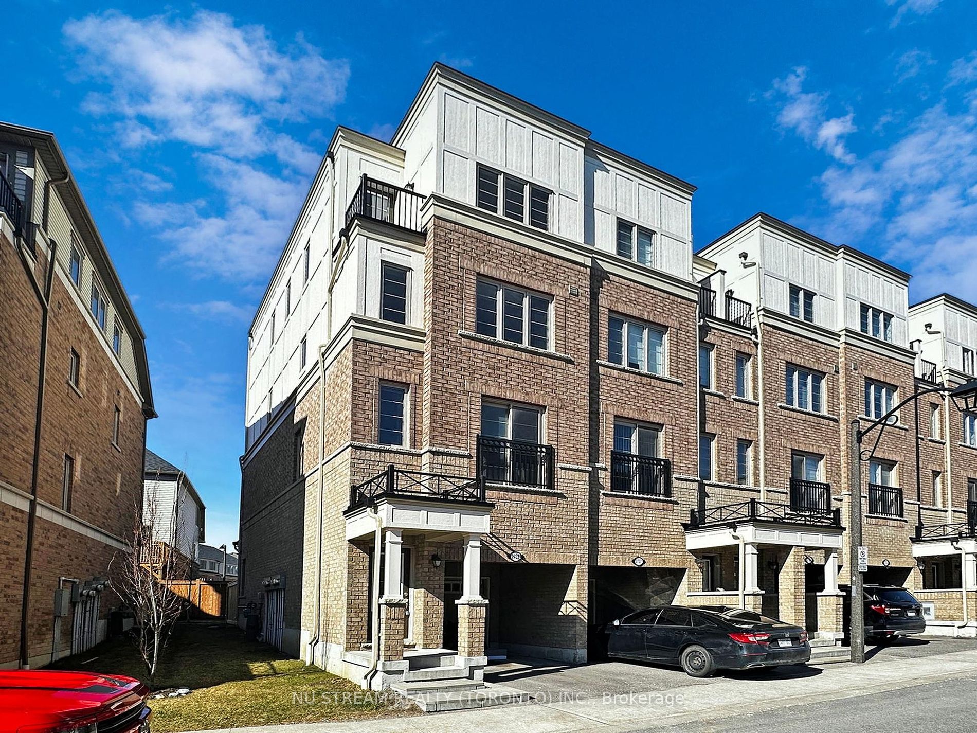 2739 Deputy Minister Path, #68