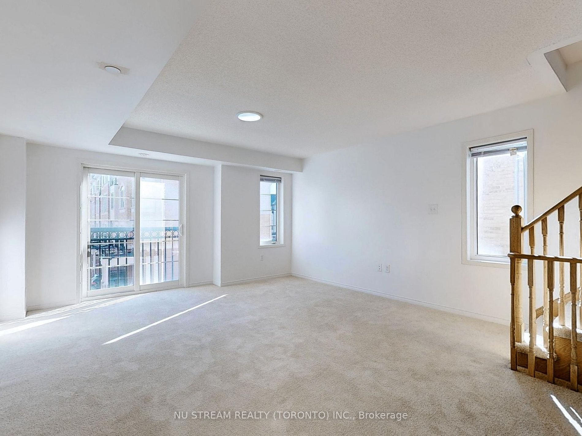 2739 Deputy Minister Path, #68