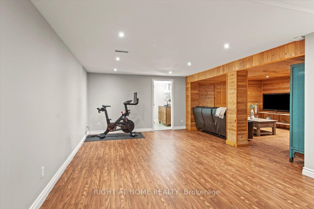 19 Torian Ave