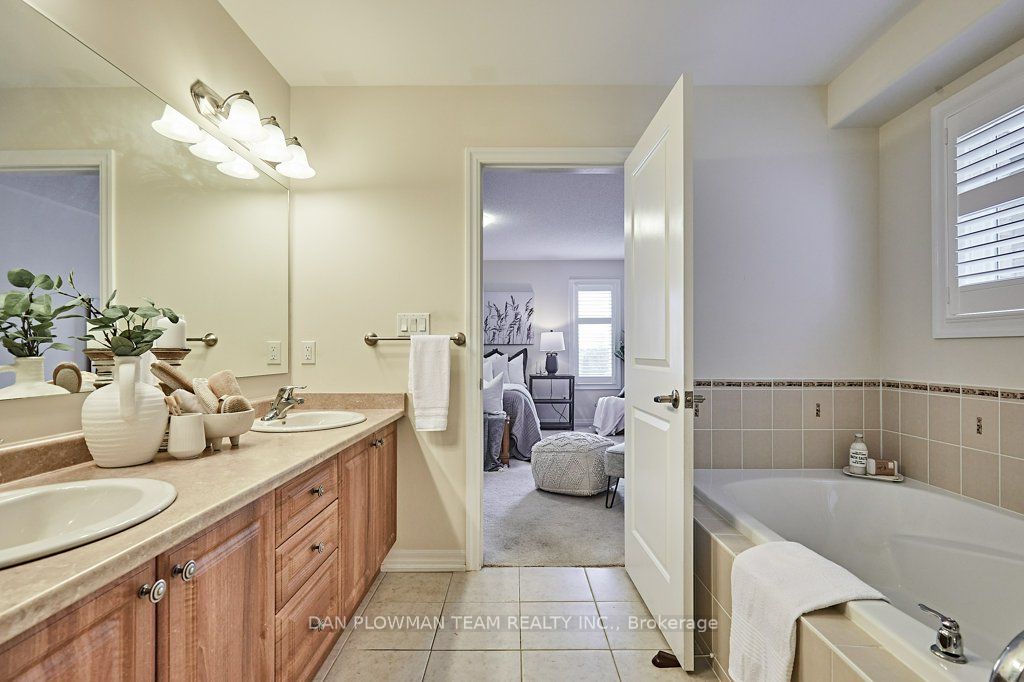 768 Ormond Dr