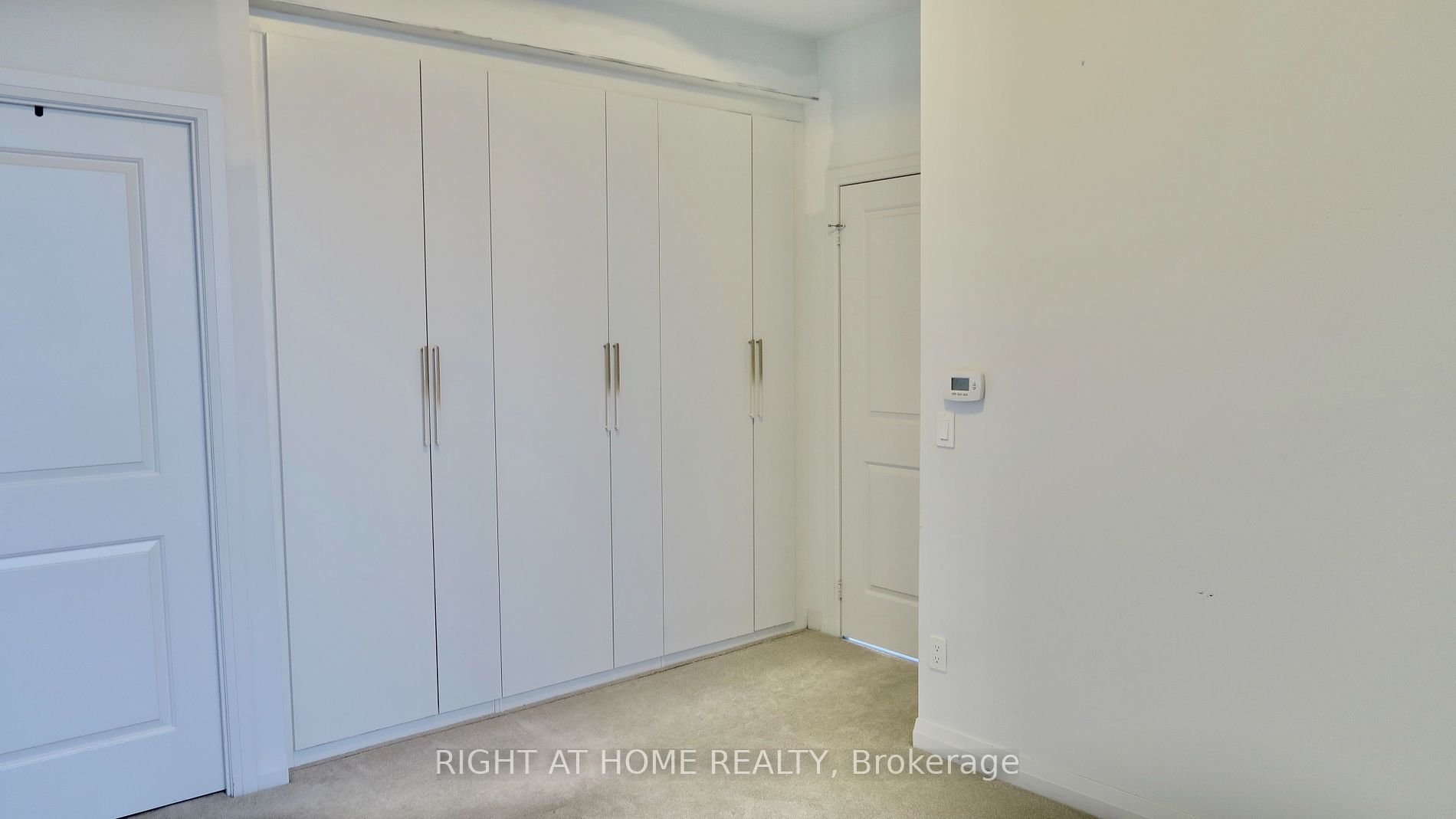 30 Meadowglen Place, #2707