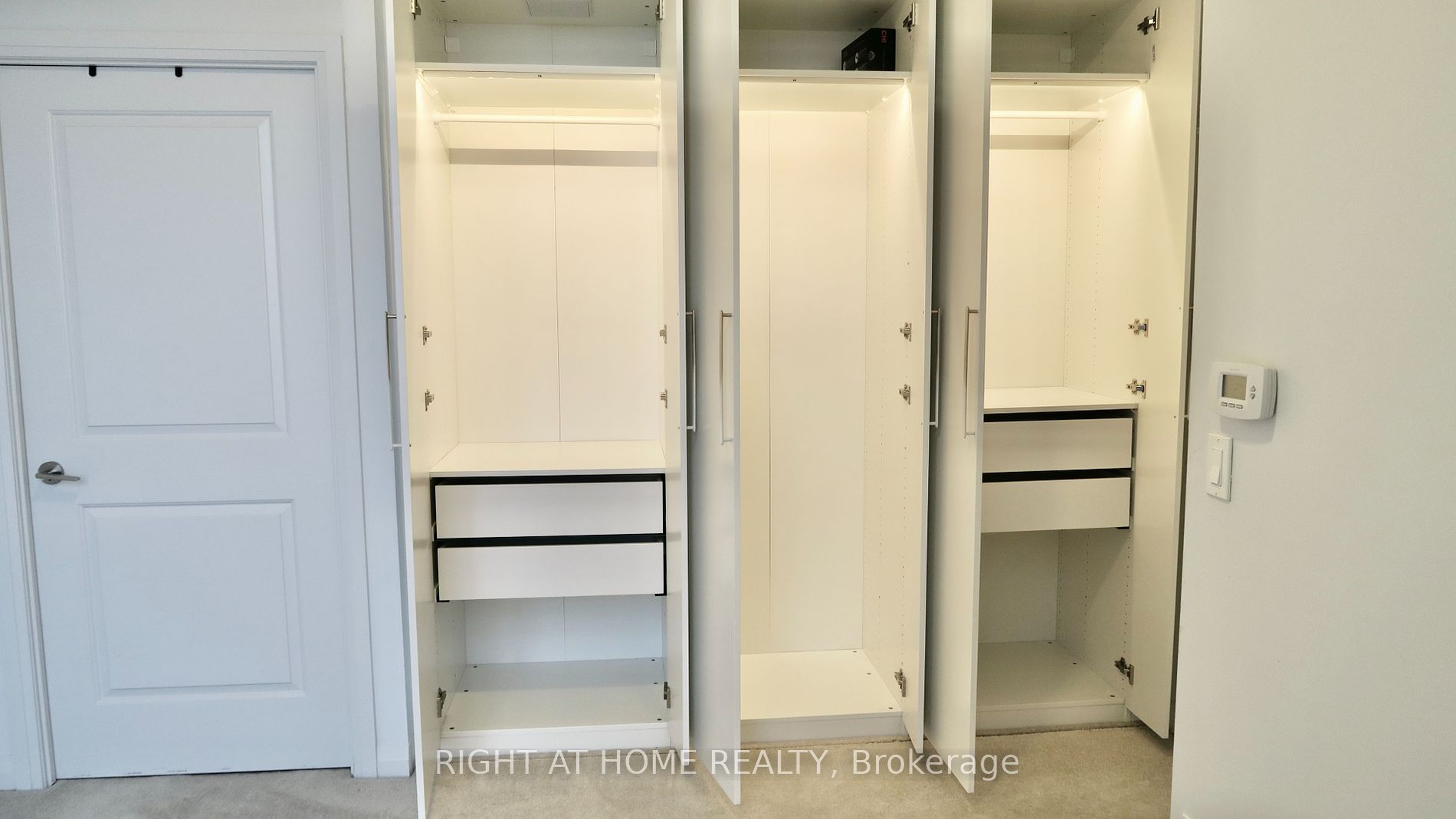 30 Meadowglen Place, #2707