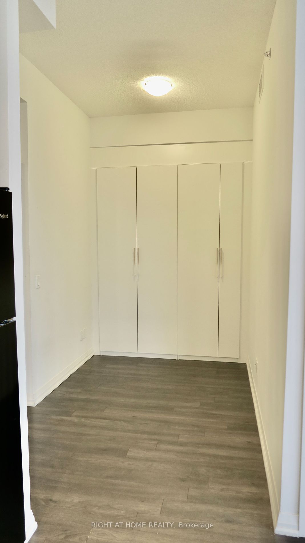 30 Meadowglen Place, #2707