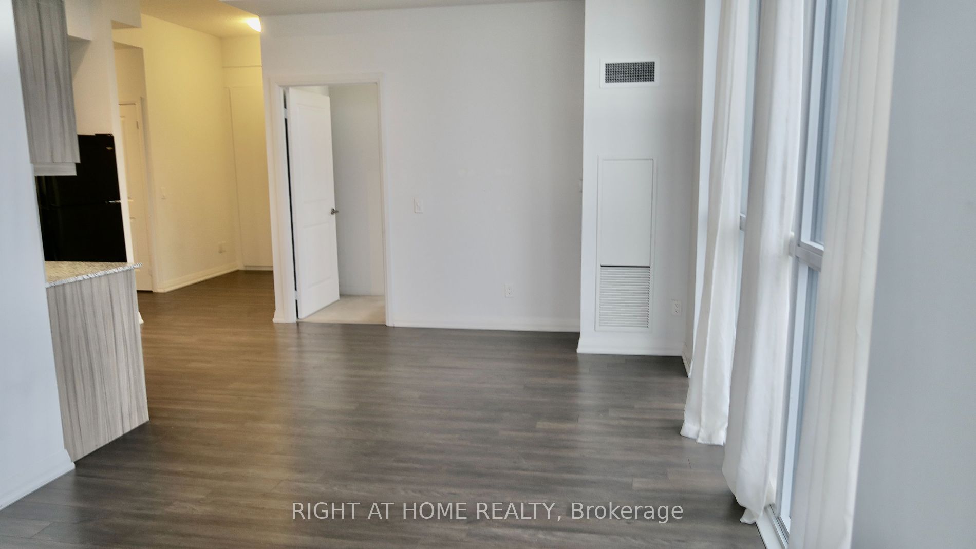 30 Meadowglen Place, #2707