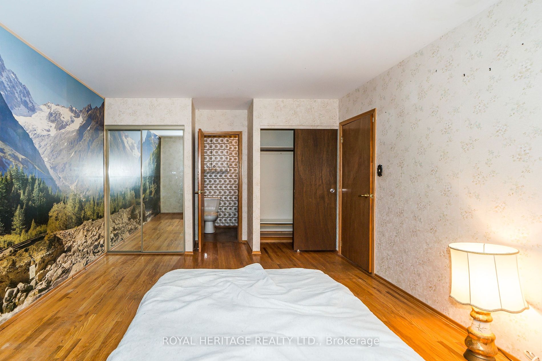 951 Essa Crescent
