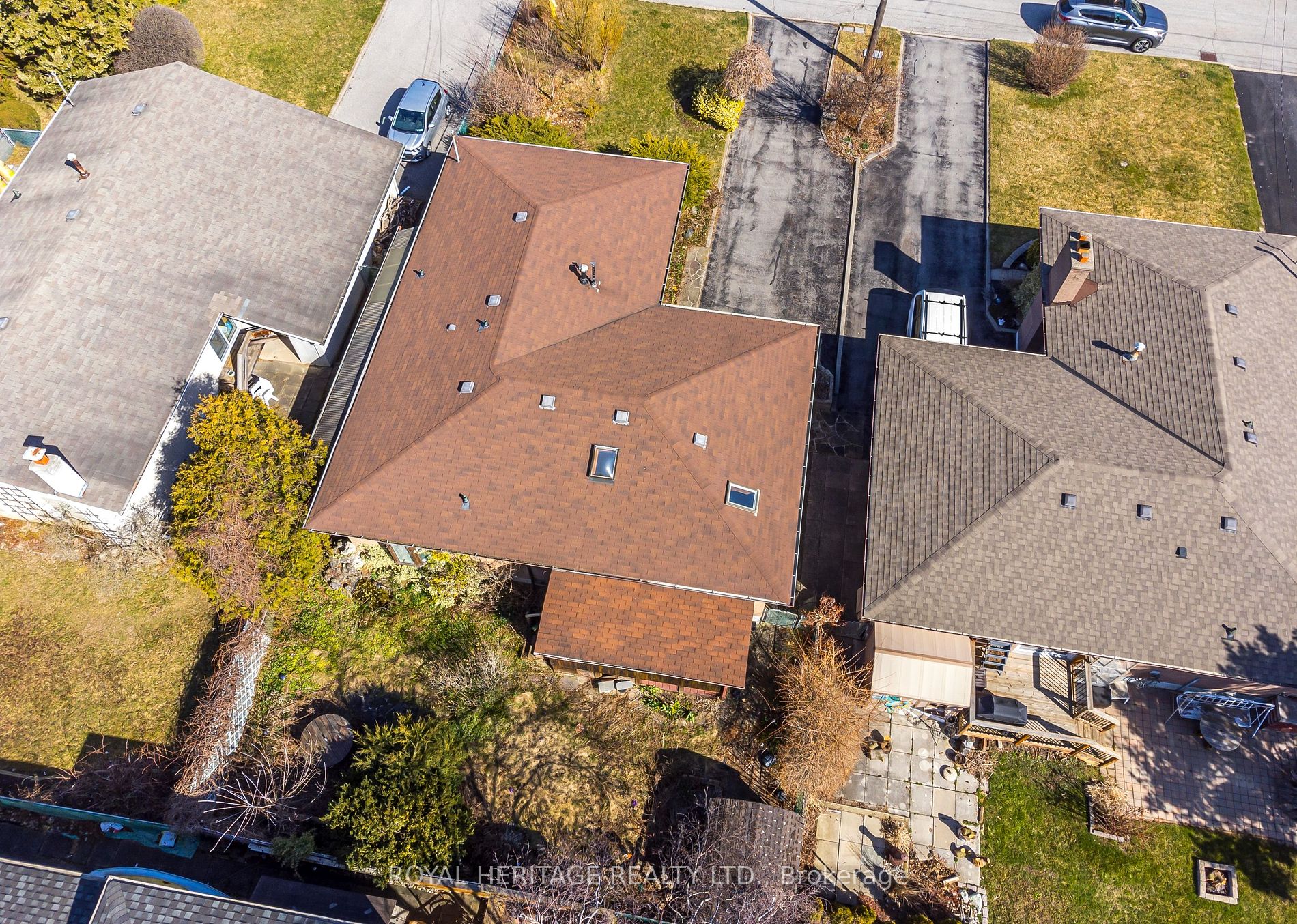 951 Essa Crescent