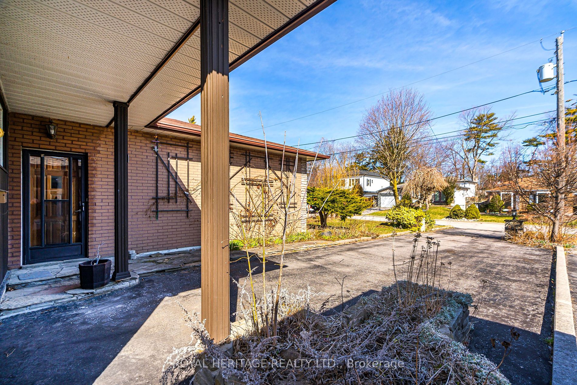 951 Essa Crescent