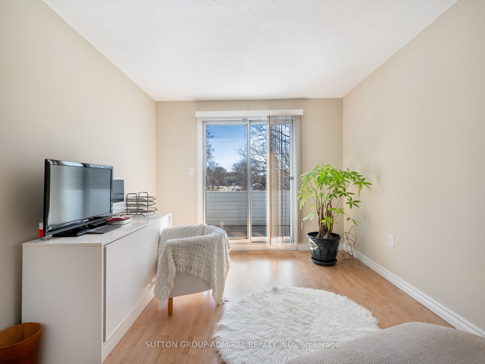 1934 Malden Cres