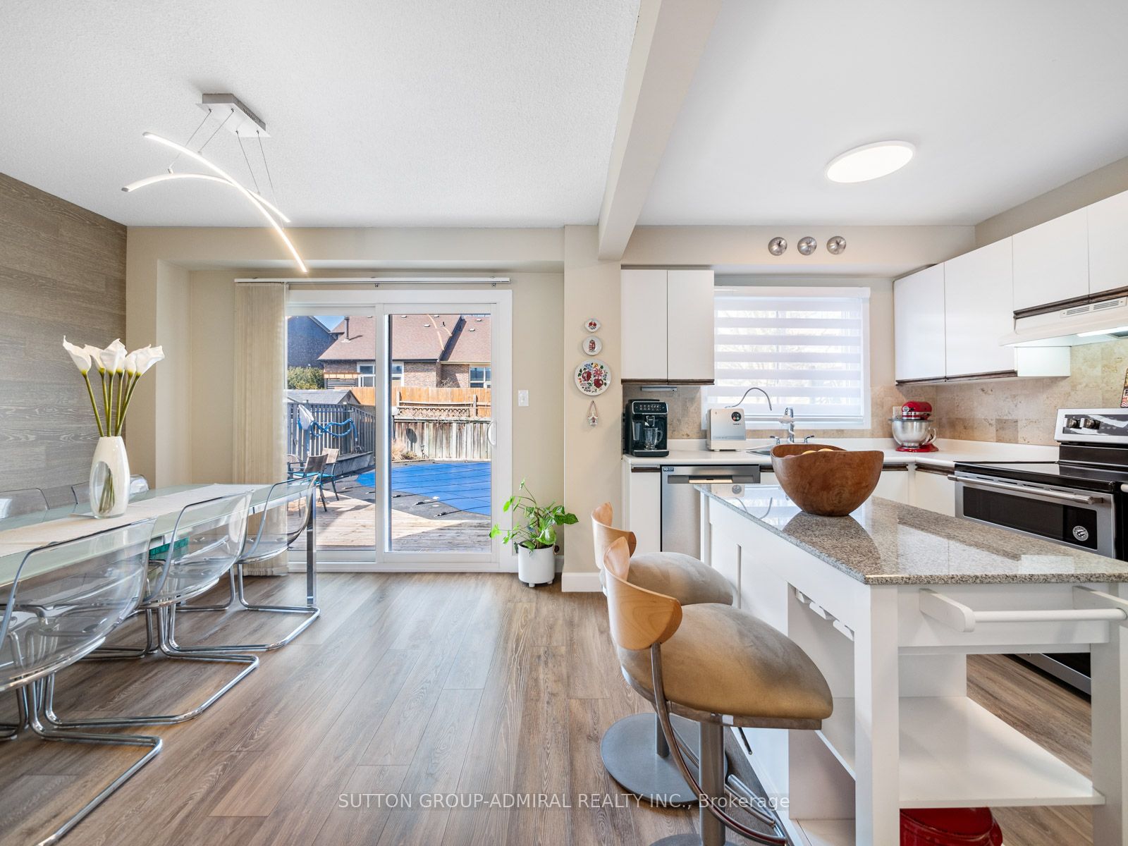 1934 Malden Cres