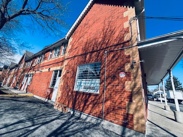 1032 Brock St S, #8