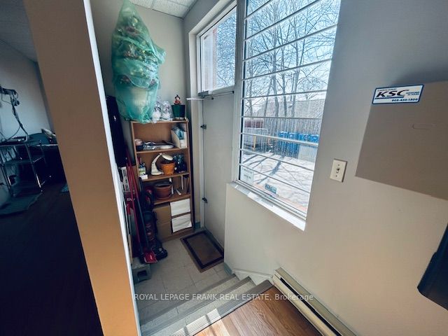 1032 Brock St S, #8