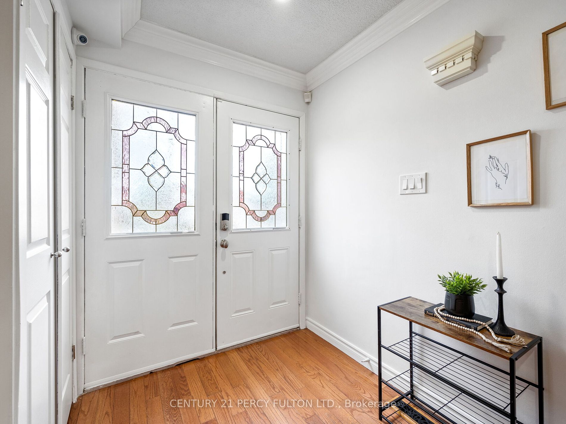1209 Cedarcroft Cres